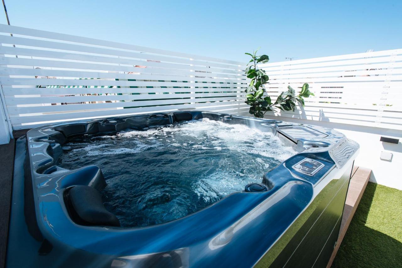 Magno Apartments Alameda 1851 Penthouse - Private Terrace And Jacuzzi Sevilla Habitación foto